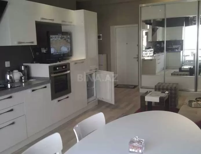 Сдаётся 1-комнатная квартира в новостройке рядом с метро 8 Ноября.